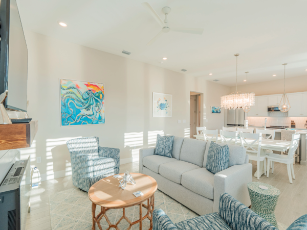 Modern Coastal Beach House - Perfect for Families & Groups